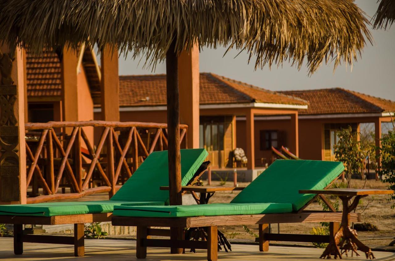 Eden De La Tsiribihina Hotel Miandrivazo Exterior photo